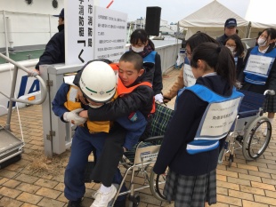 要援護者搬送訓練