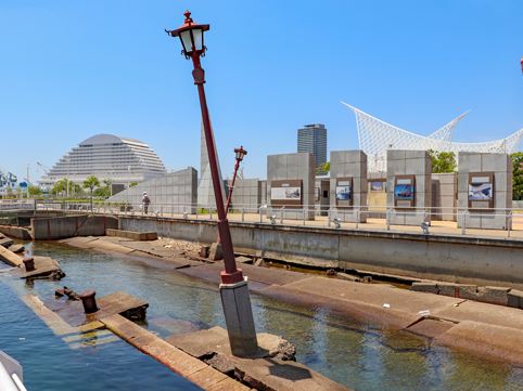 慰霊と復興のモニュメント